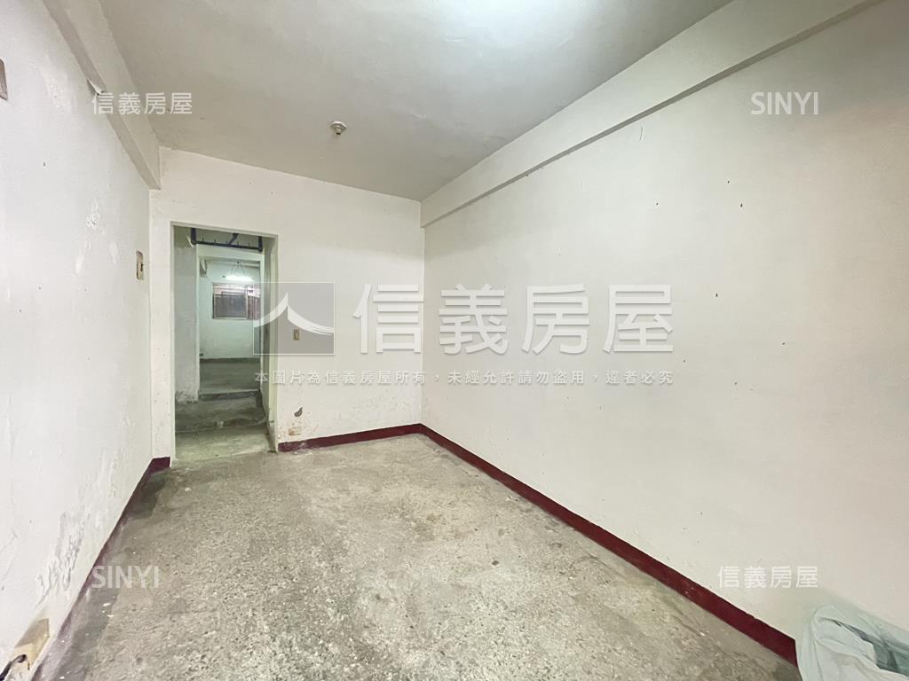 龍虎公寓一樓房屋室內格局與周邊環境