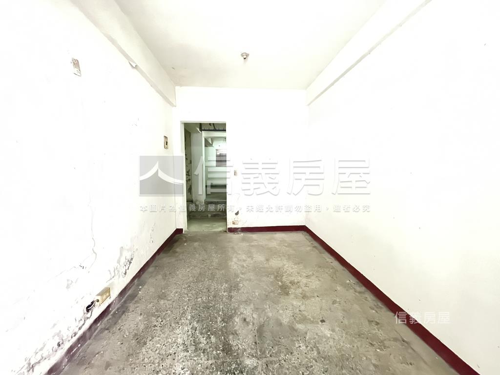 龍虎公寓一樓房屋室內格局與周邊環境