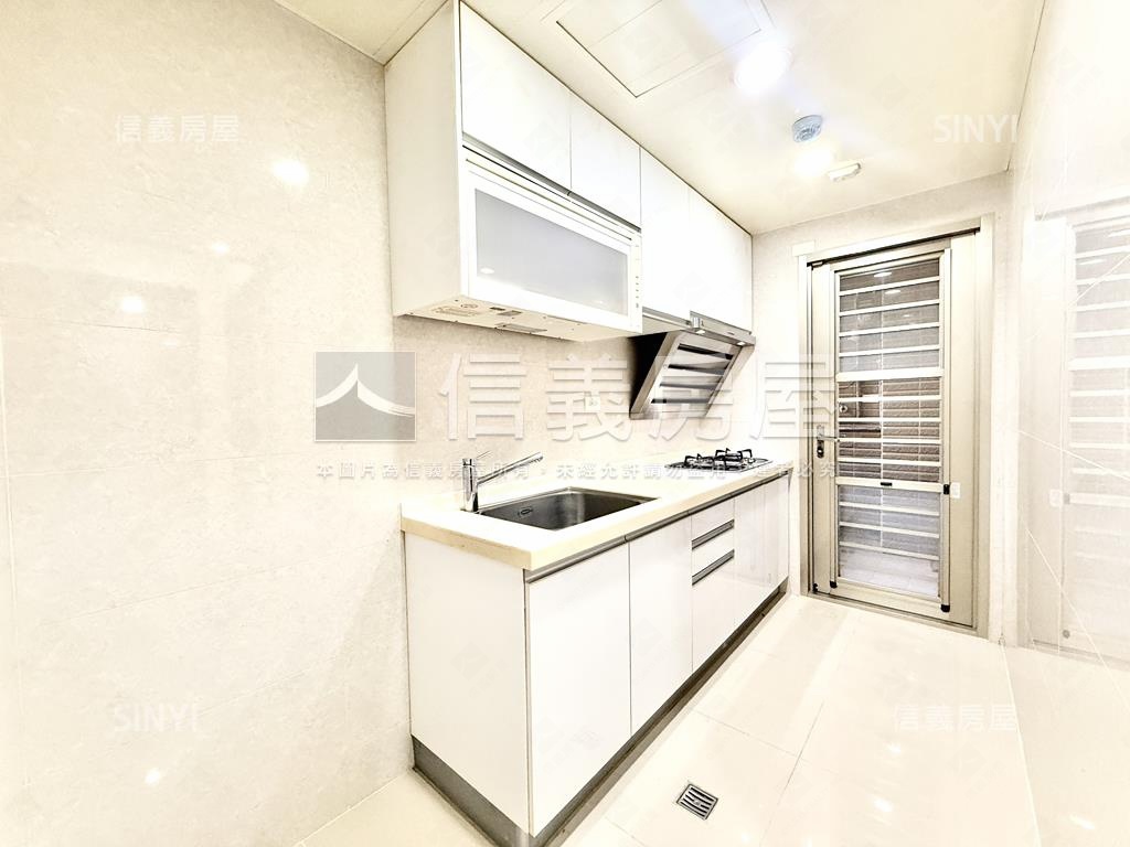 【圓閣】方正兩房＋車位房屋室內格局與周邊環境