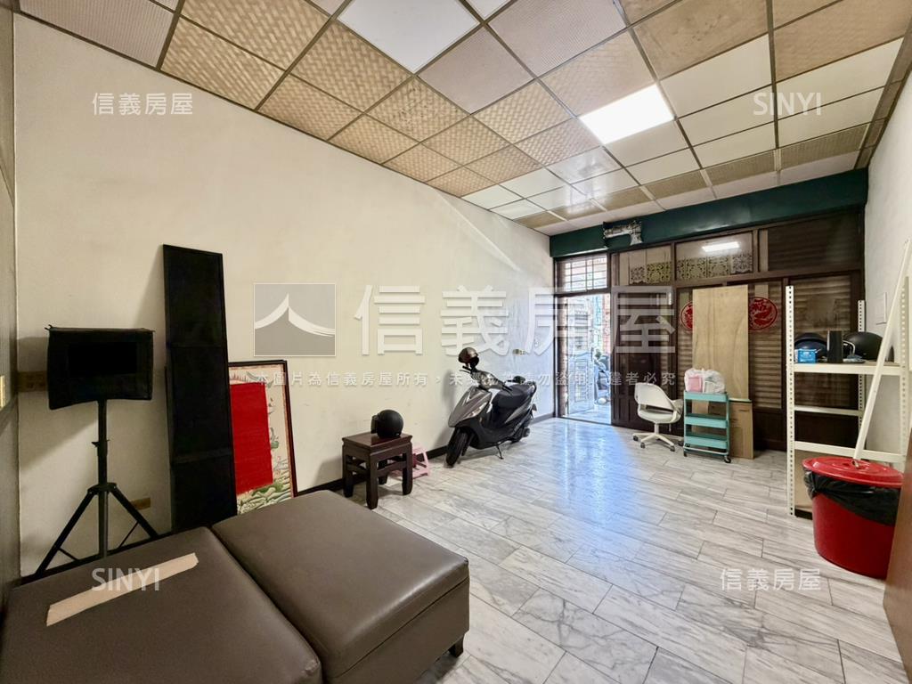 鳳山正路大空間透店房屋室內格局與周邊環境