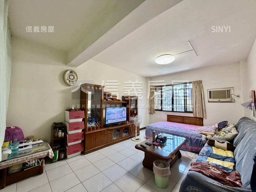 鳳山正路大空間透店房屋室內格局與周邊環境