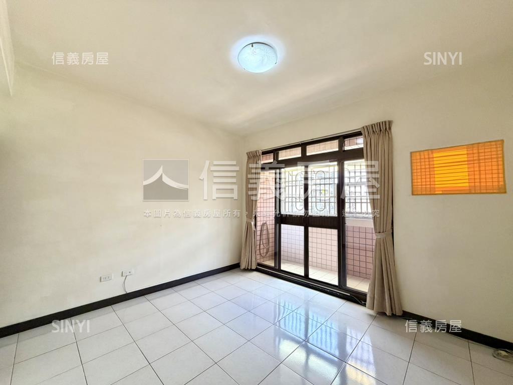 鳳山正路大空間透店房屋室內格局與周邊環境