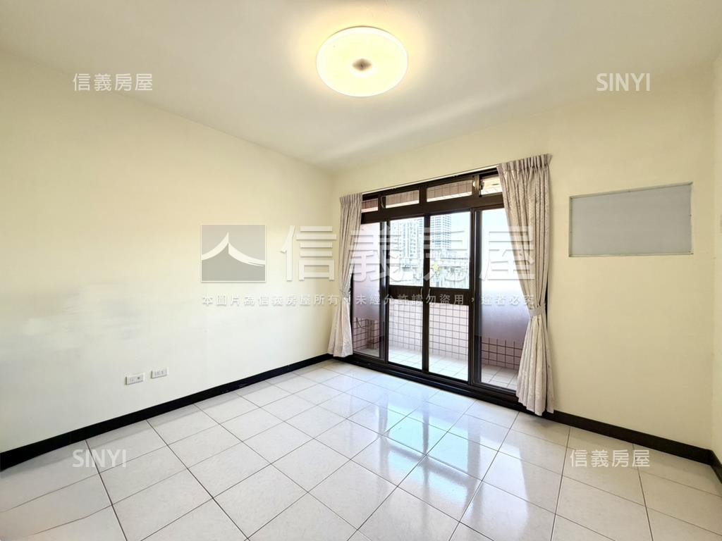 鳳山正路大空間透店房屋室內格局與周邊環境