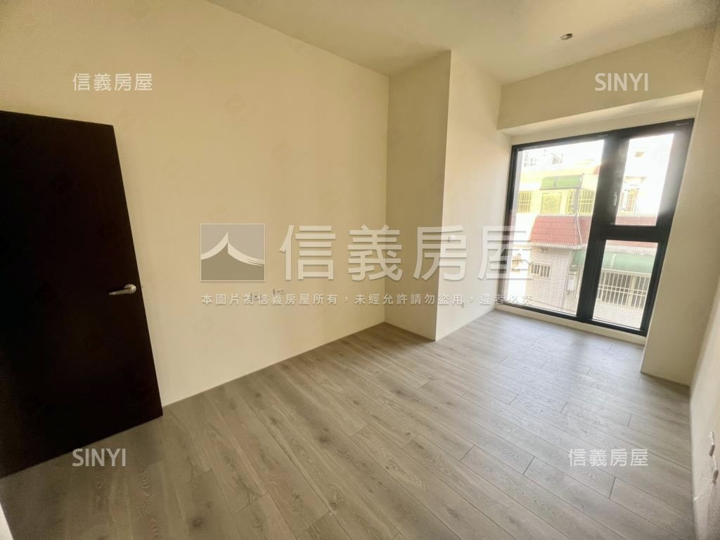 竹北全新臨路邊間電梯透天房屋室內格局與周邊環境