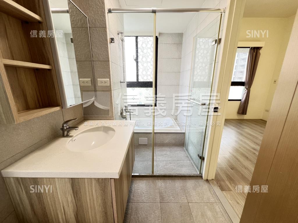 金質獎社區。優質三房平車房屋室內格局與周邊環境