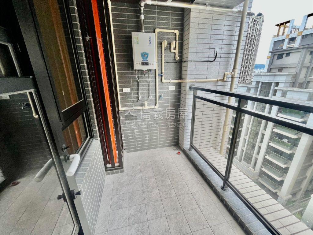 有富彩玉稀有兩房車位房屋室內格局與周邊環境