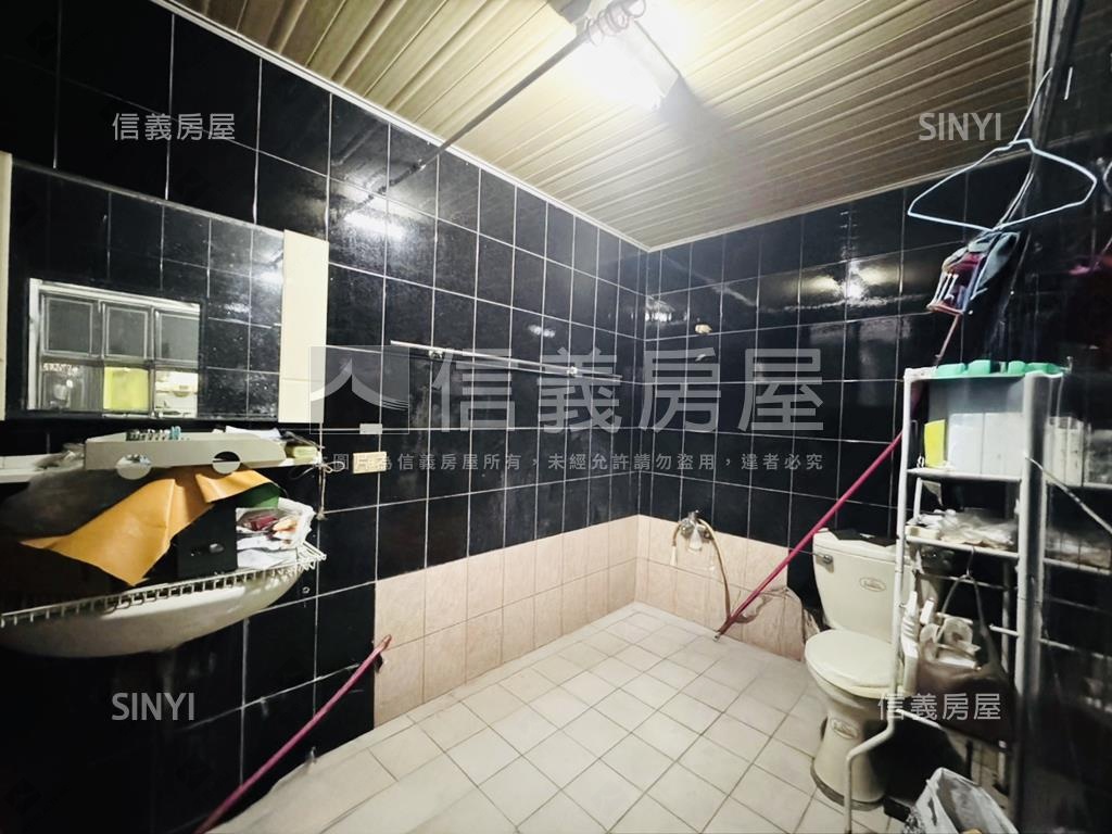 近車站公寓三樓房屋室內格局與周邊環境