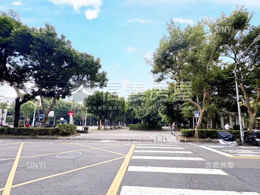 近車站公寓三樓房屋室內格局與周邊環境