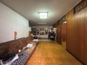 近車站公寓三樓