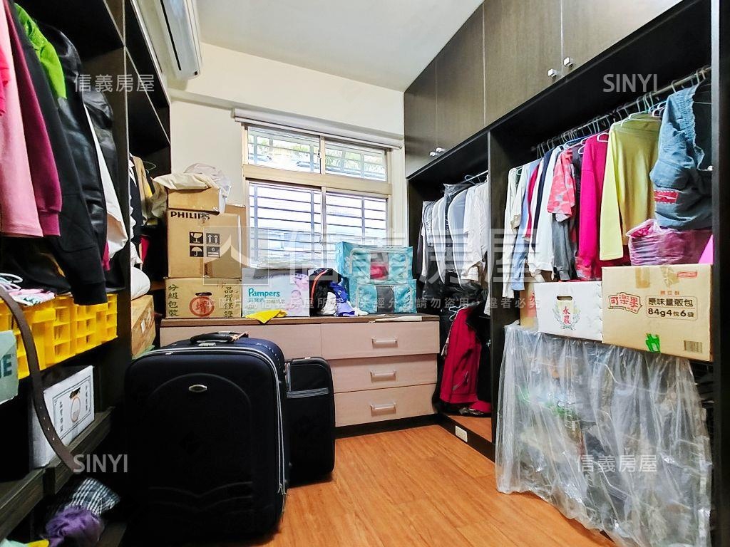 新店豪華別墅房屋室內格局與周邊環境