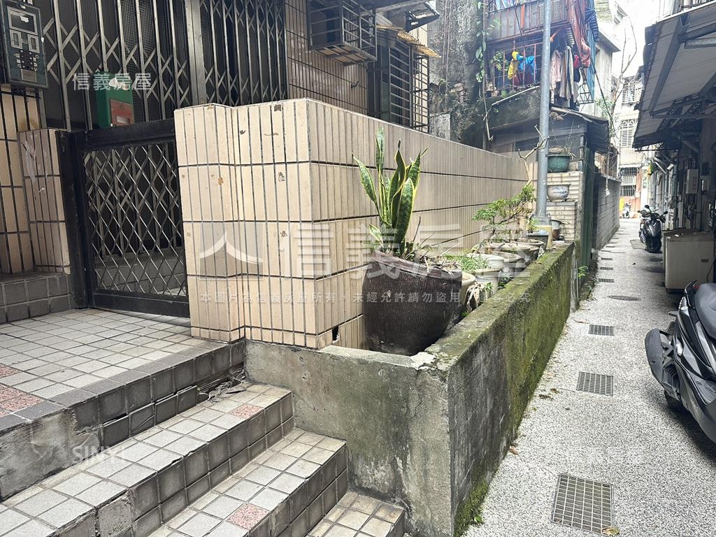 螢橋國小便利一樓房屋室內格局與周邊環境