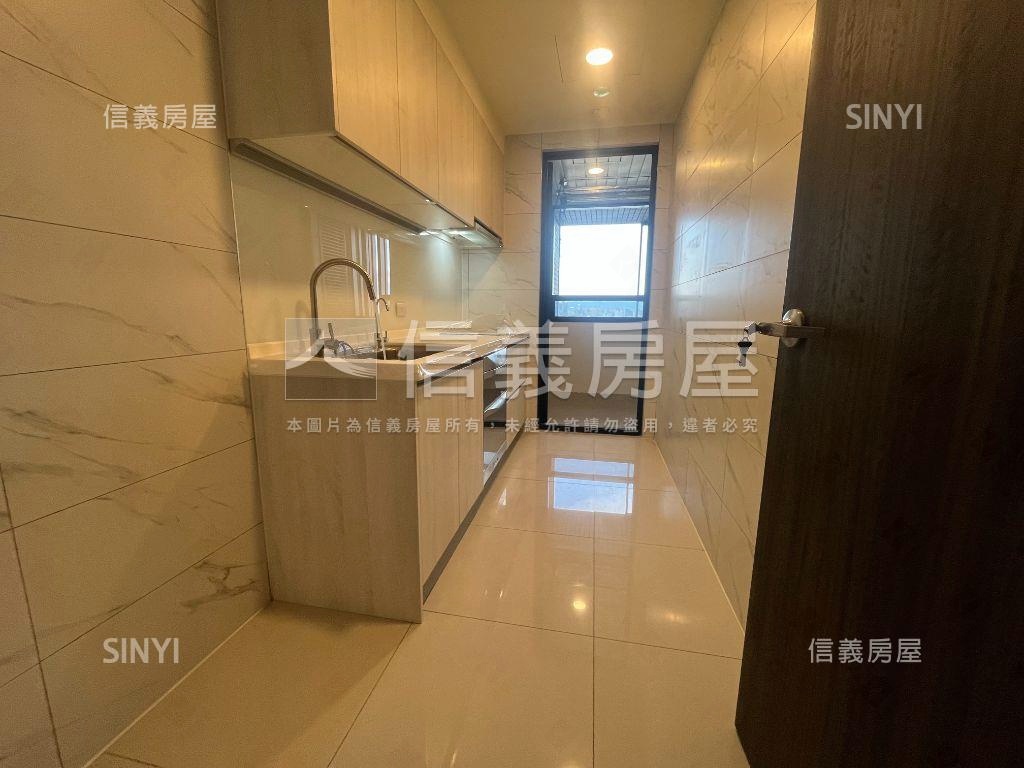 亞昕淳白高樓景觀三房車位房屋室內格局與周邊環境