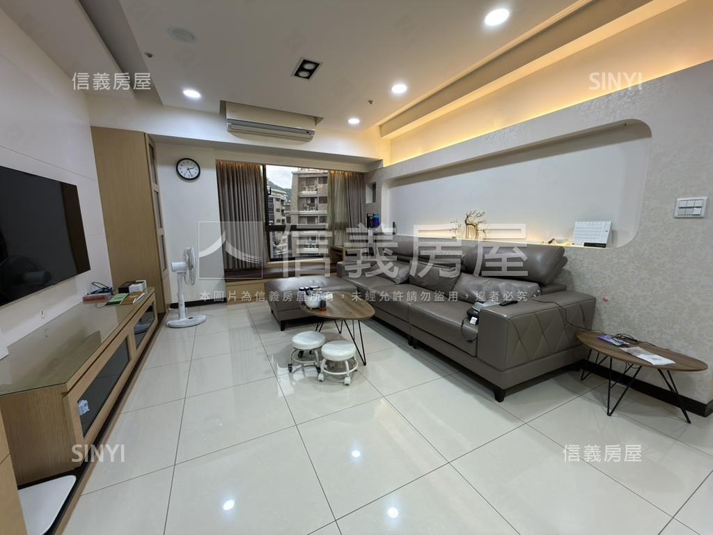 捷運上郡高樓三房車位房屋室內格局與周邊環境