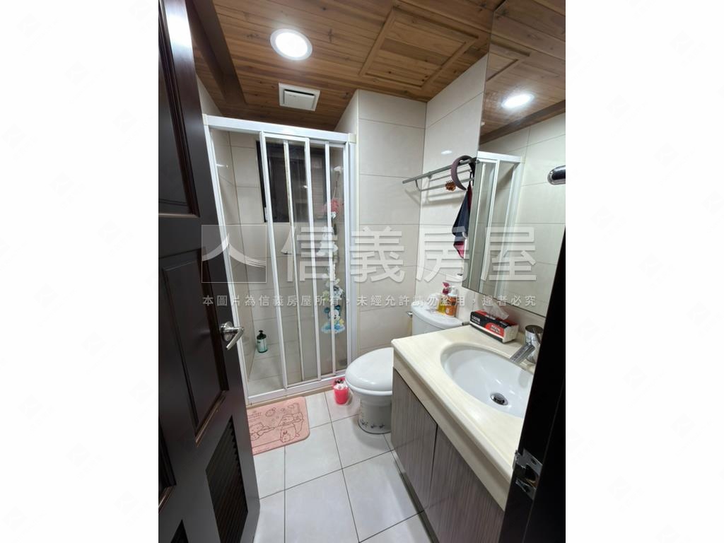 捷運上郡高樓三房車位房屋室內格局與周邊環境