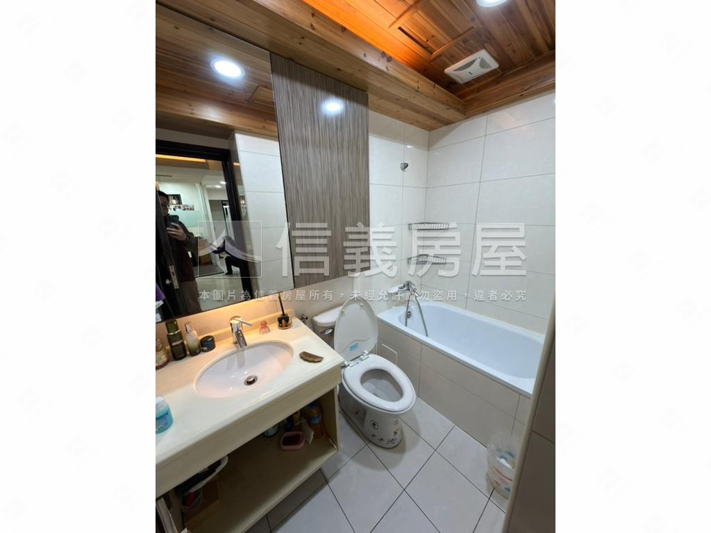 捷運上郡高樓三房車位房屋室內格局與周邊環境