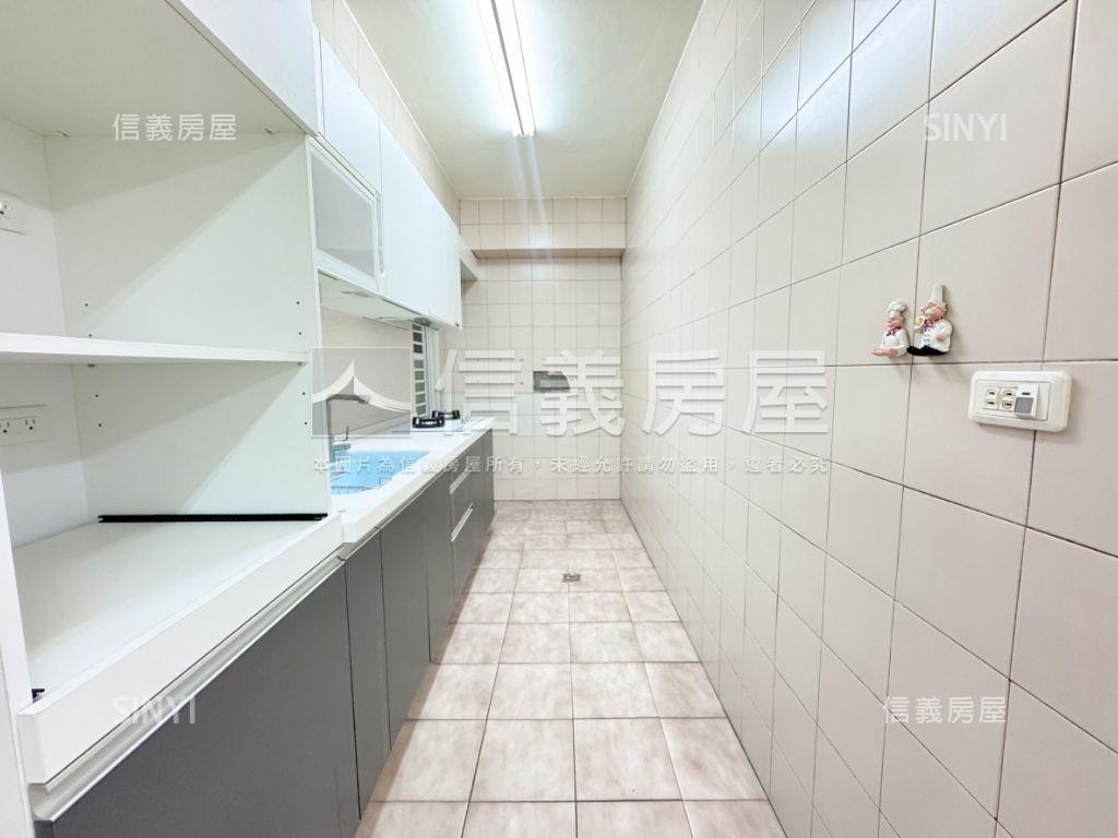 稀有後驛高醫商圈三房平車房屋室內格局與周邊環境