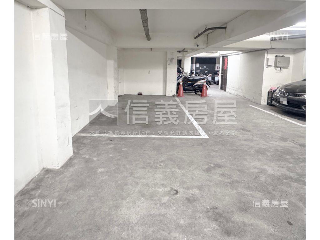 稀有後驛高醫商圈三房平車房屋室內格局與周邊環境