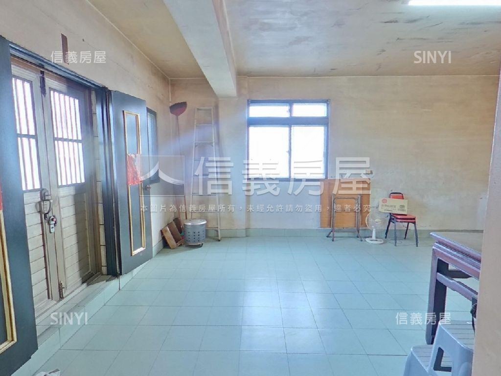 泰和路邊間美透天房屋室內格局與周邊環境