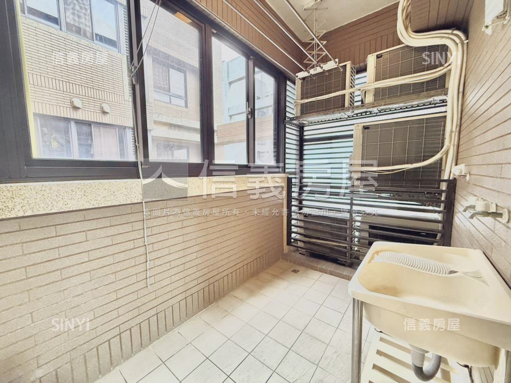 德鑫御璽超美大四房房屋室內格局與周邊環境