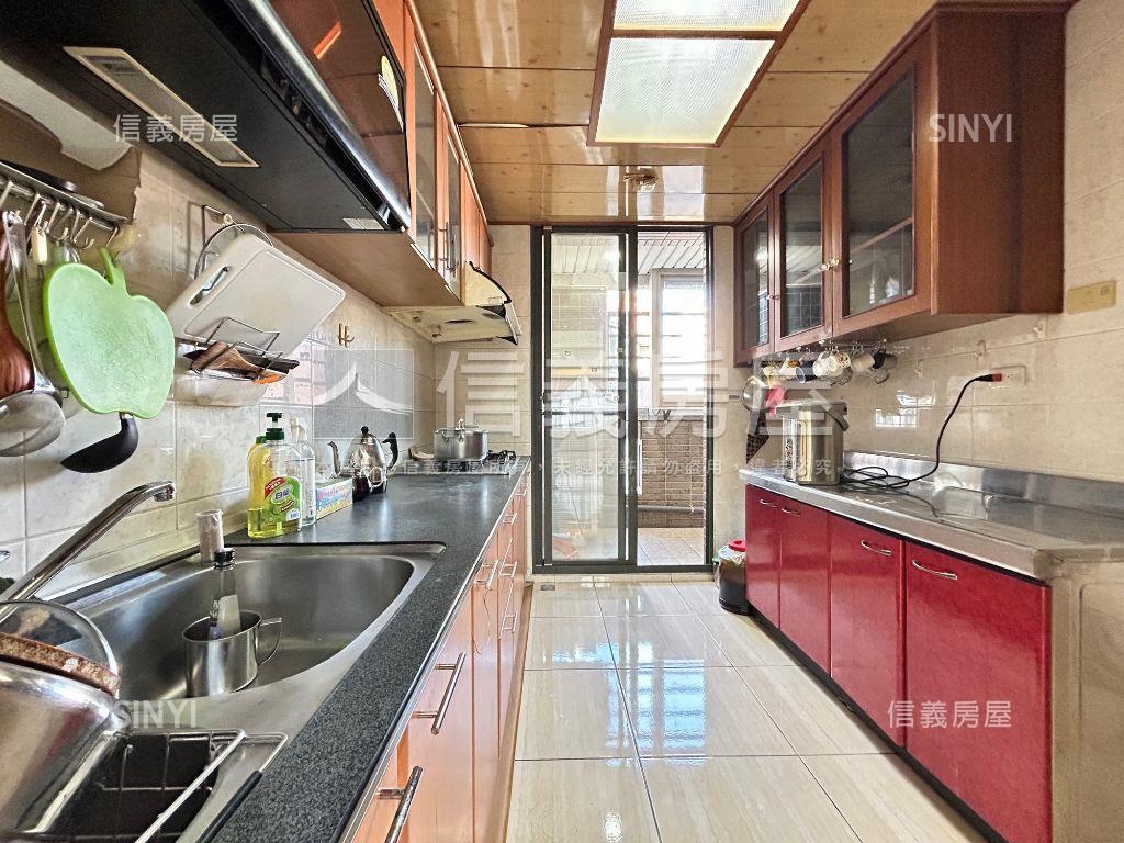 大河文明西區震後４房平車房屋室內格局與周邊環境