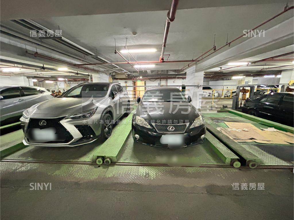 涵煙翠景觀三房車位房屋室內格局與周邊環境