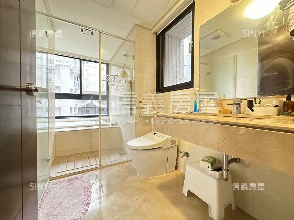 湛高峰高樓美屋房屋室內格局與周邊環境