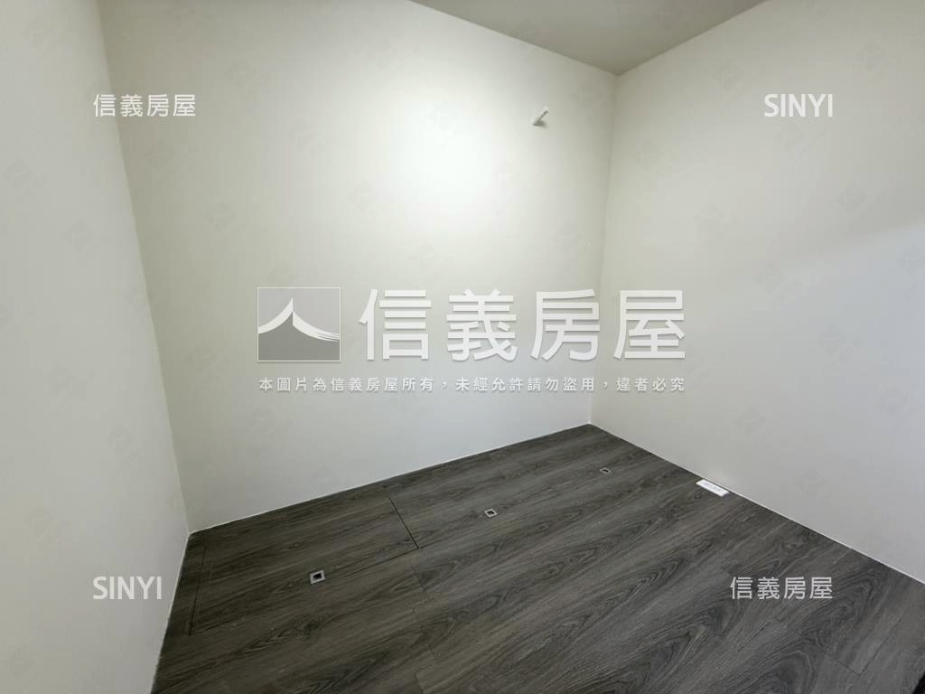 這間好幸福莊園兩房車位房屋室內格局與周邊環境