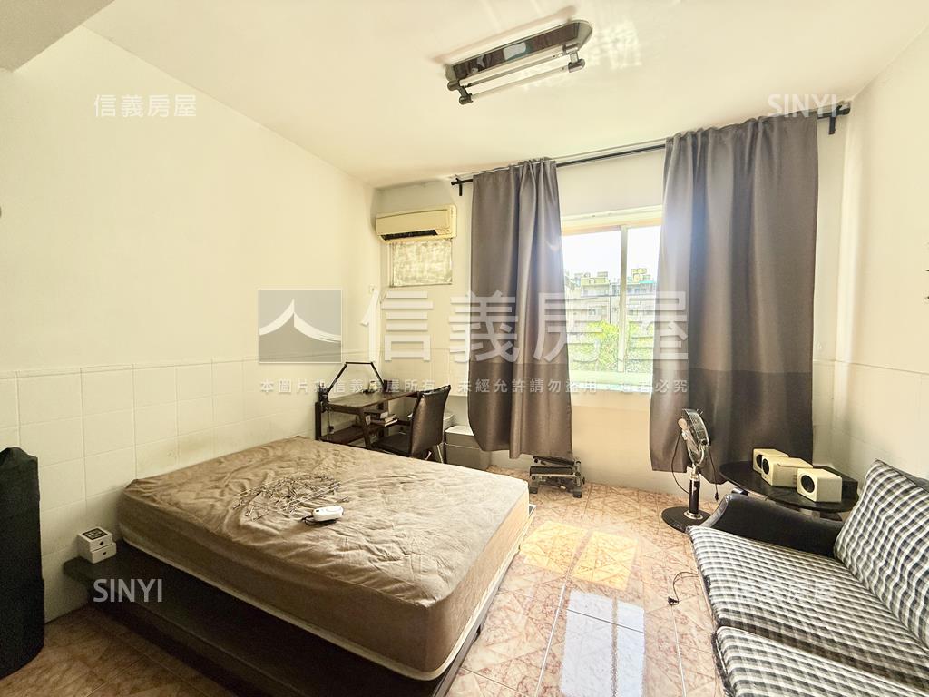 小港臨路騎樓透天房屋室內格局與周邊環境