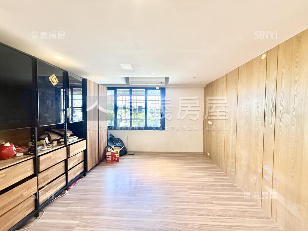 小港臨路騎樓透天房屋室內格局與周邊環境