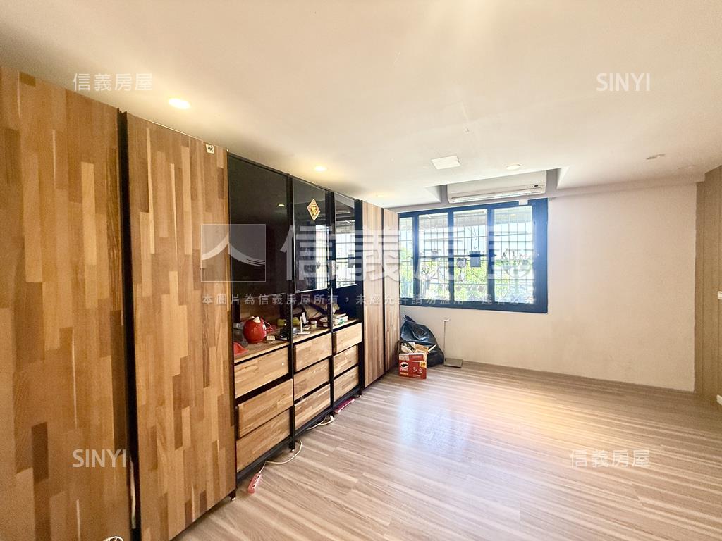小港臨路騎樓透天房屋室內格局與周邊環境