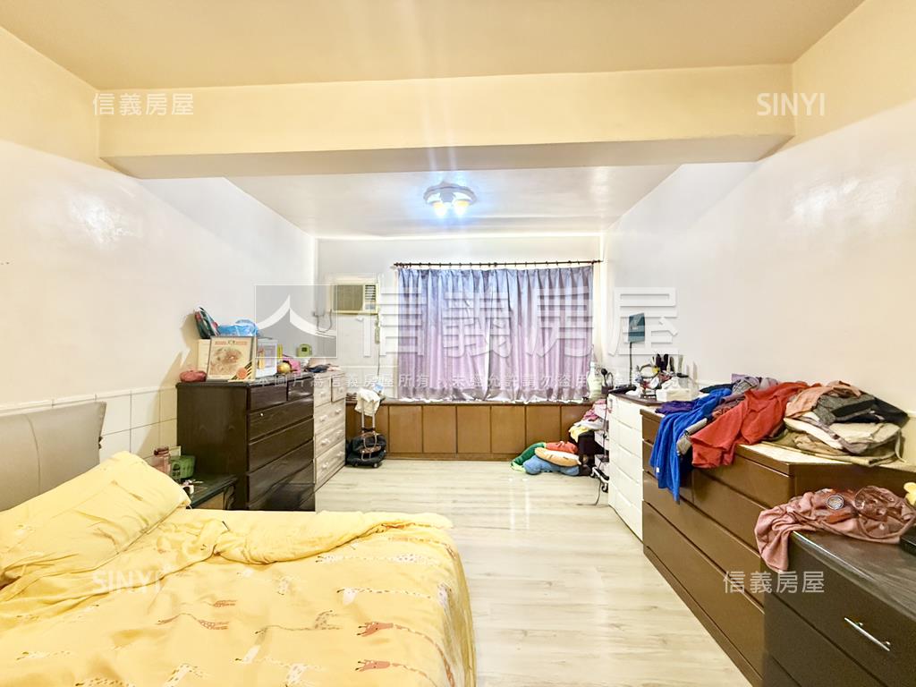 小港臨路騎樓透天房屋室內格局與周邊環境