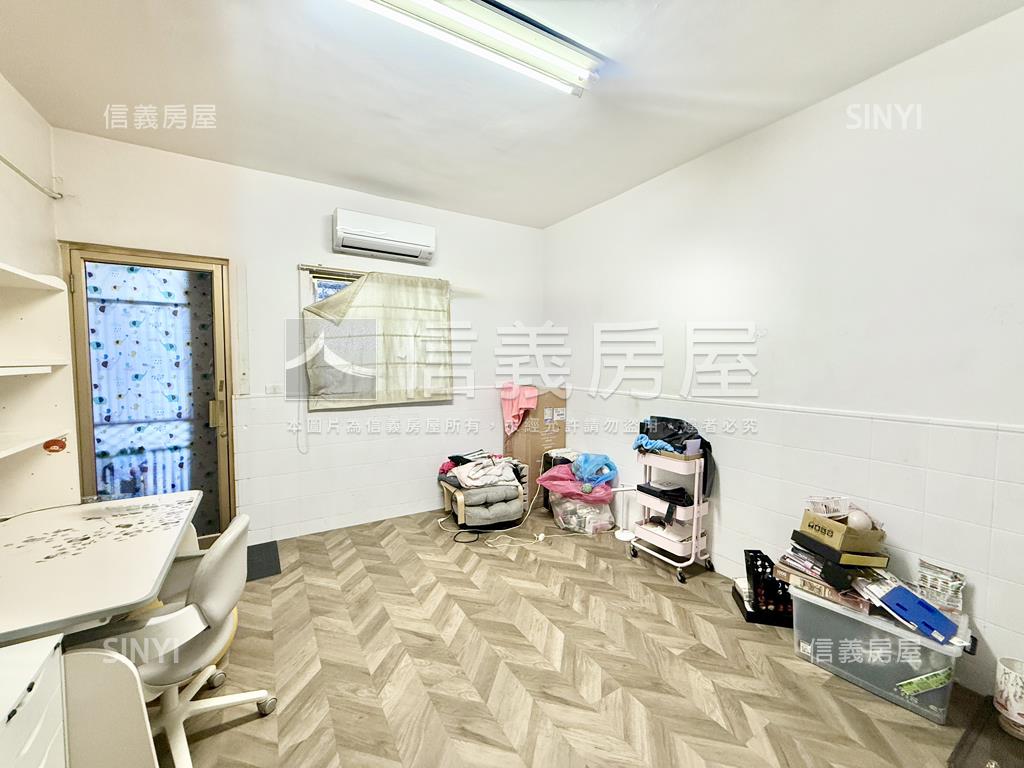 小港臨路騎樓透天房屋室內格局與周邊環境