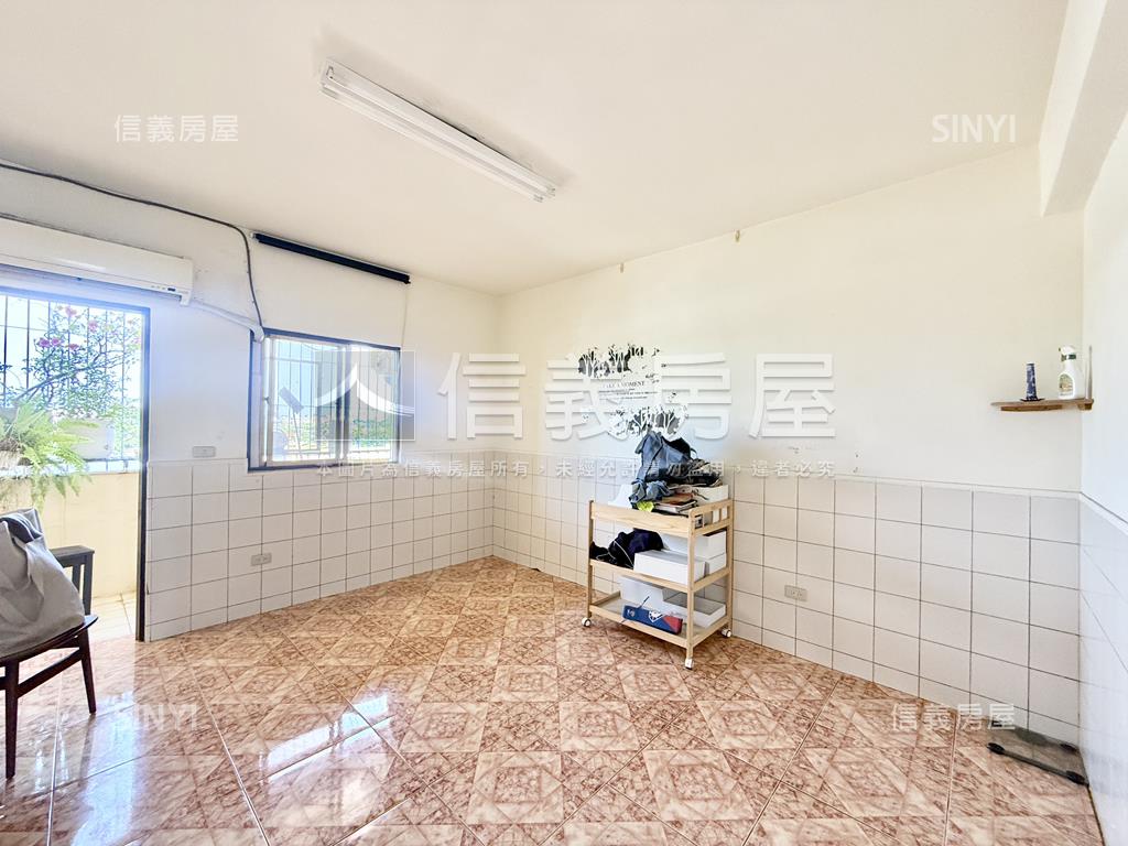 小港臨路騎樓透天房屋室內格局與周邊環境