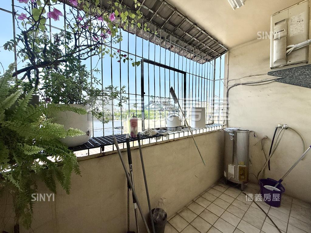 小港臨路騎樓透天房屋室內格局與周邊環境