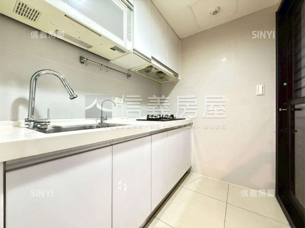 十二期臻愛後棟三房帝王戶房屋室內格局與周邊環境