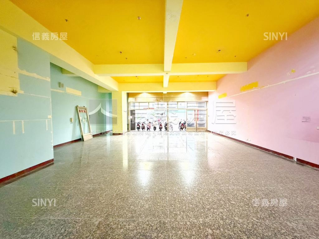河堤【無住字樣】面寬店面房屋室內格局與周邊環境