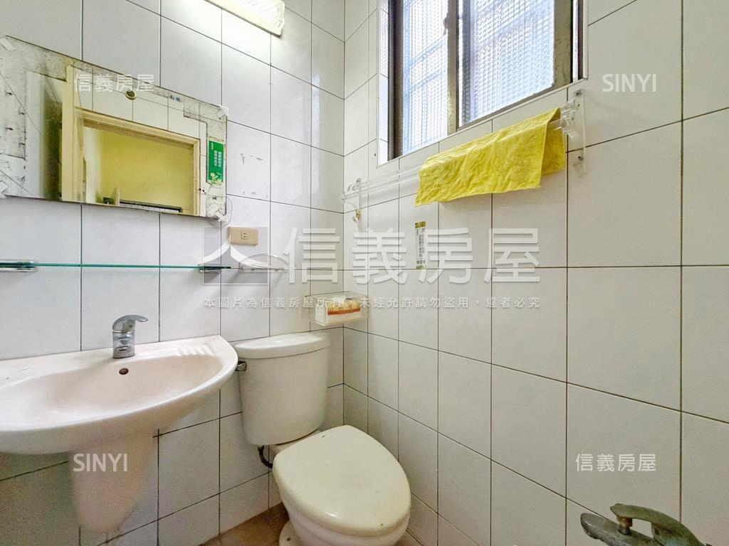 河堤【無住字樣】面寬店面房屋室內格局與周邊環境