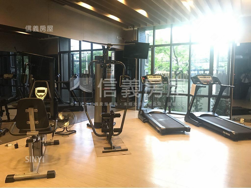 極上學質感兩房車房屋室內格局與周邊環境