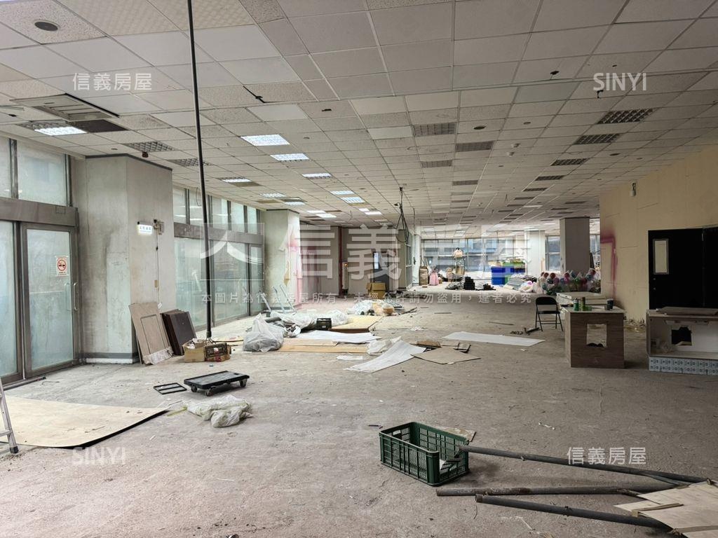 北車雙子星旁企業總部５樓房屋室內格局與周邊環境