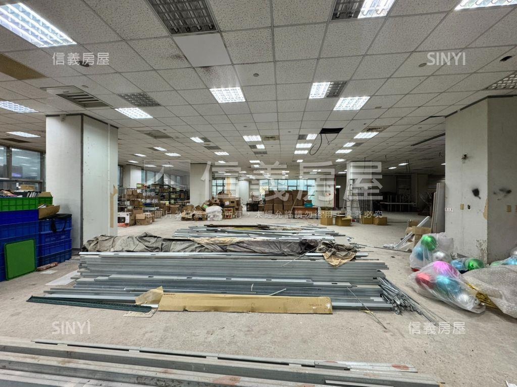 北車雙子星旁企業總部５樓房屋室內格局與周邊環境