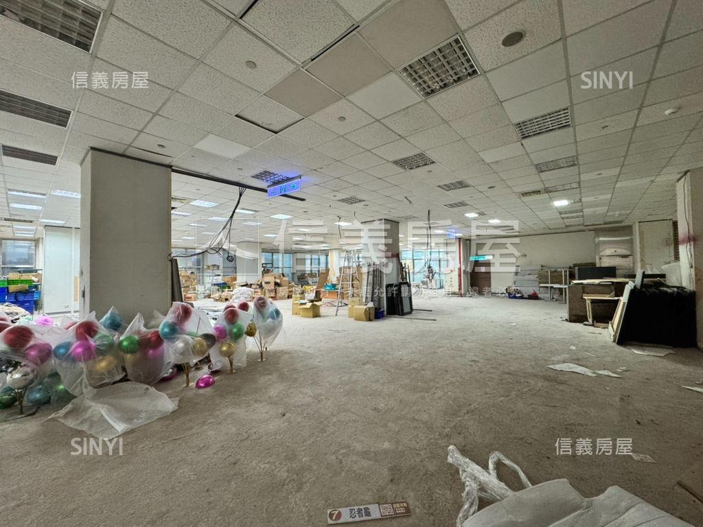 北車雙子星旁企業總部５樓房屋室內格局與周邊環境