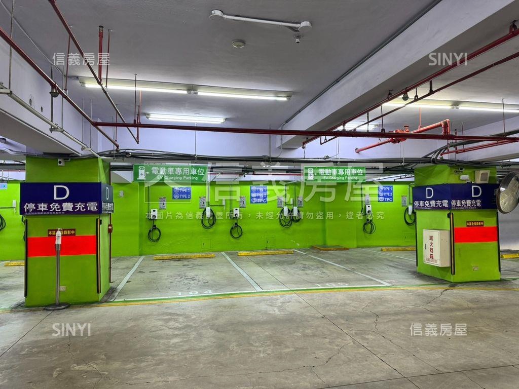 北車雙子星旁企業總部５樓房屋室內格局與周邊環境