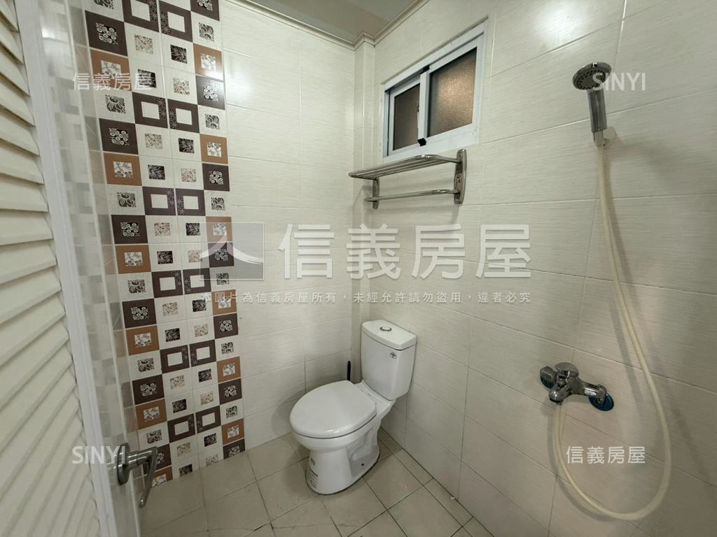 近科工館正路騎樓店住房屋室內格局與周邊環境