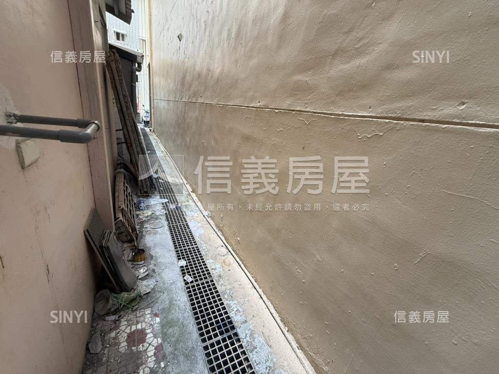 近科工館正路騎樓店住房屋室內格局與周邊環境