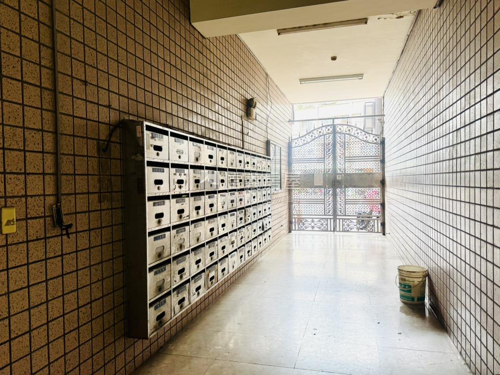 近崑山中學美妝套房有陽台房屋室內格局與周邊環境