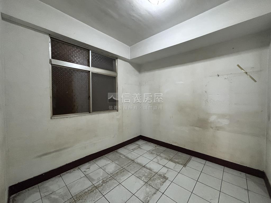 近文華高中捷運朝北三房房屋室內格局與周邊環境