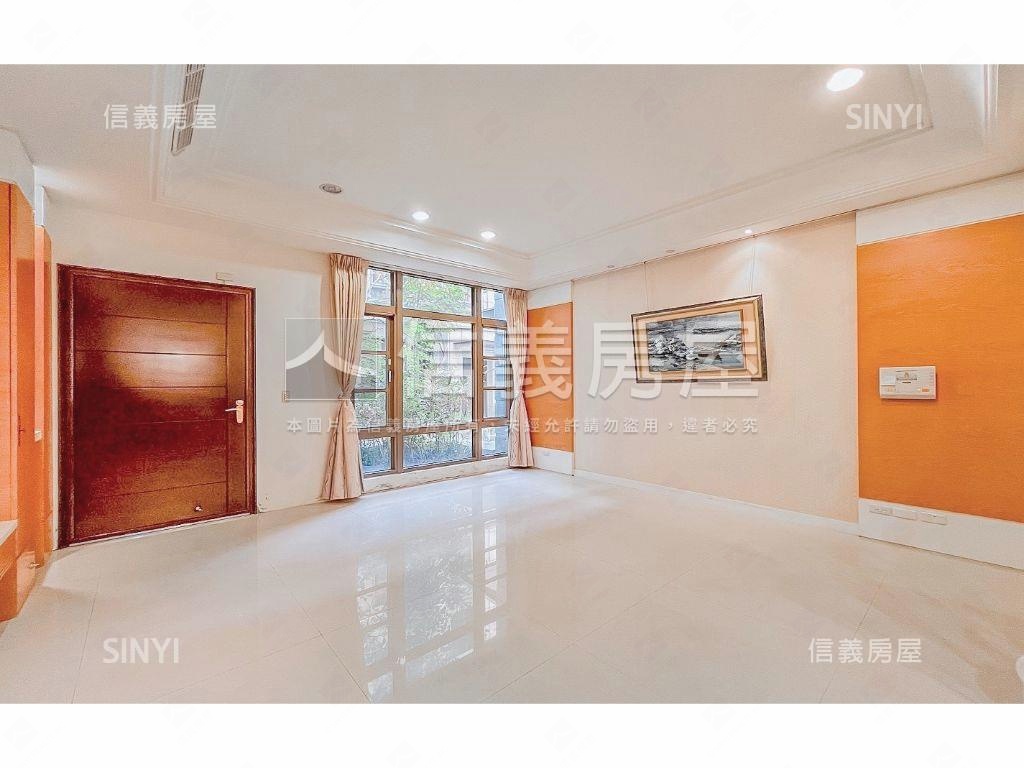 專任蓓森朵夫雙車別墅可看房屋室內格局與周邊環境