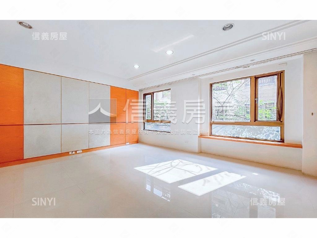 專任蓓森朵夫雙車別墅可看房屋室內格局與周邊環境
