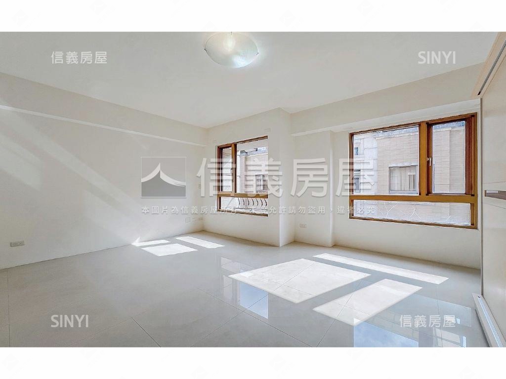 專任蓓森朵夫雙車別墅可看房屋室內格局與周邊環境