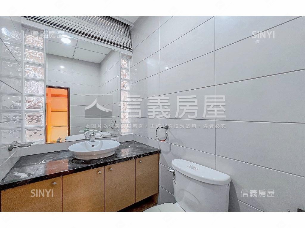 專任蓓森朵夫雙車別墅可看房屋室內格局與周邊環境